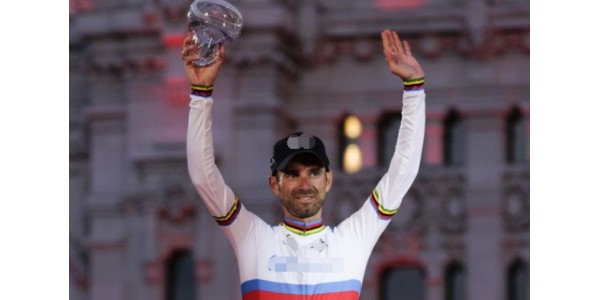 Valverde wird das Movistar-Team nicht verlassen